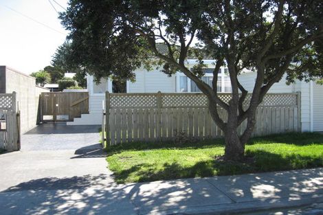 Photo of property in 7 Athens Street, Miramar, Wellington, 6022