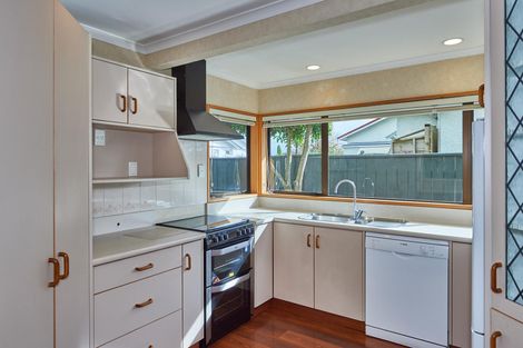 Photo of property in 8a Palm Avenue, Hokowhitu, Palmerston North, 4410