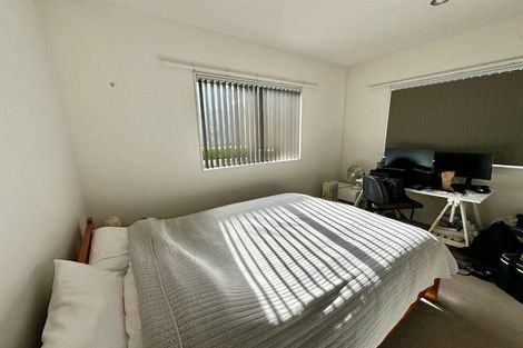 Photo of property in 16 San Casello Rise, Henderson, Auckland, 0612