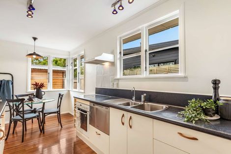 Photo of property in 1d Hendon Place, West End, Palmerston North, 4412