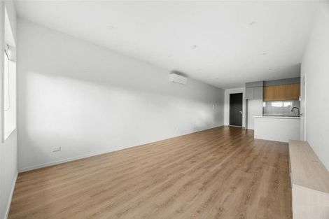 Photo of property in 63 Whare Kauri Road, Papakura, 2110