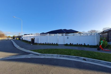 Photo of property in 88 Sarabande Avenue, Redwood, Christchurch, 8051