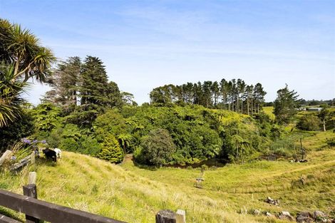 Photo of property in 206 Henwood Road, Paraite, New Plymouth, 4372