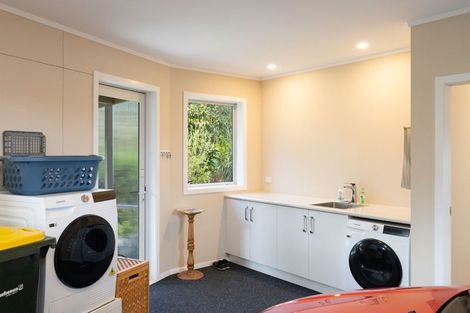 Photo of property in 28 Barry Curtis Place, Levin, 5510