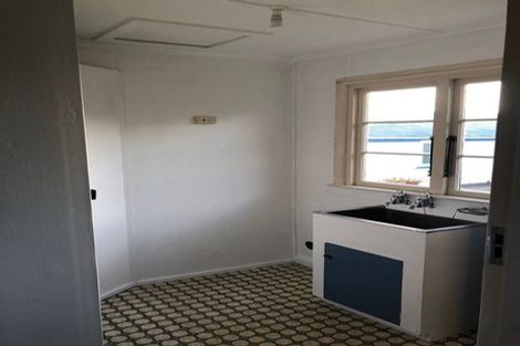 Photo of property in 120 Seaview Road, Westown, New Plymouth, 4310