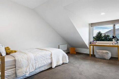 Photo of property in 1 Arawata Terrace, Fernhill, Queenstown, 9300