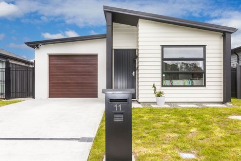 Photo of property in 11 Pattullo Crescent, Wallaceville, Upper Hutt, 5018