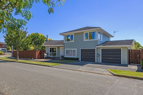 Photo of property in 1 Athlone Place, Hokowhitu, Palmerston North, 4410