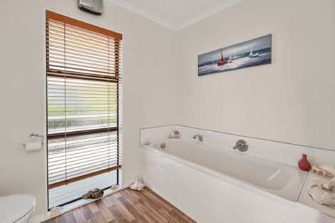 Photo of property in 25 Boundary Road, Waipahihi, Taupo, 3330