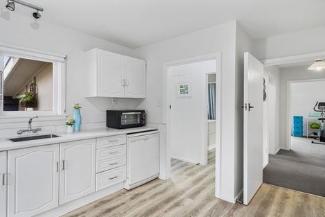 Photo of property in 24 Pembroke Street, Avondale, Christchurch, 8061