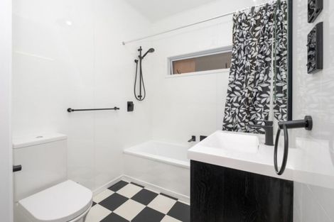 Photo of property in 6 Disraeli Street, Hawera, 4610