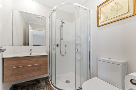 Photo of property in 13 Te Awa Place, Red Beach, 0932