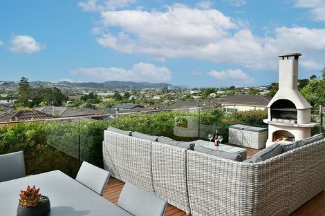 Photo of property in 9 Seagate Place, Red Beach, 0932