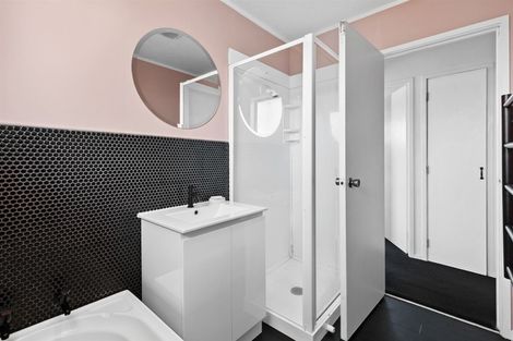 Photo of property in 5 Nicolas Avenue, Glen Eden, Auckland, 0602