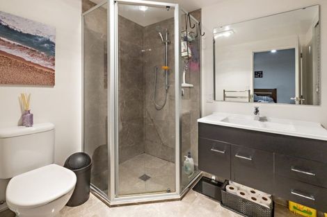 Photo of property in 33 Hollowout Street, Takanini, 2112