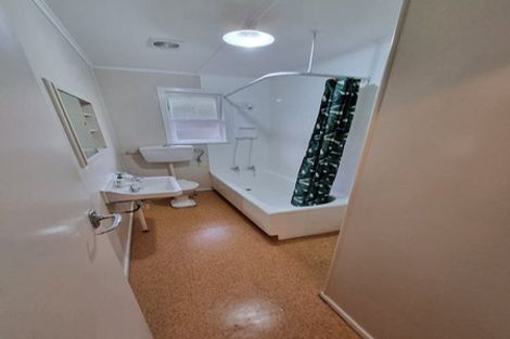 Photo of property in 12 Huntingdon Street, Northland, Wellington, 6012