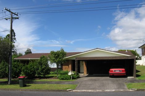 Photo of property in 10 Letterkenny Place, Blockhouse Bay, Auckland, 0600