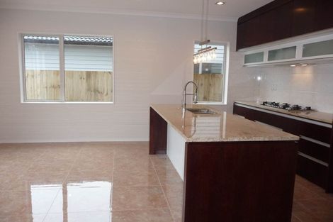 Photo of property in 16 Kira Road, Flat Bush, Auckland, 2016