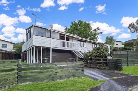 Photo of property in 8 Metric Place, Te Atatu South, Auckland, 0610