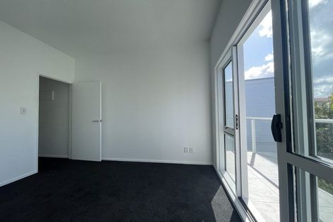 Photo of property in 8g Arotau Place, Grafton, Auckland, 1023