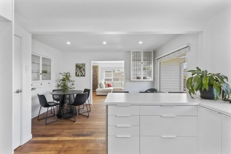 Photo of property in 29 Plympton Street, Brooklands, New Plymouth, 4310