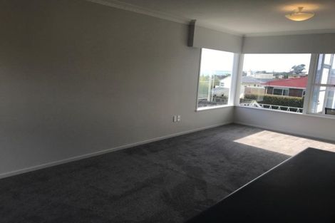 Photo of property in 2/45 East Coast Road, Milford, Auckland, 0620