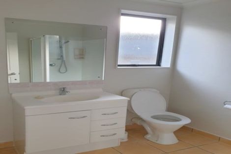 Photo of property in 10 Piriti Place, Weymouth, Auckland, 2103