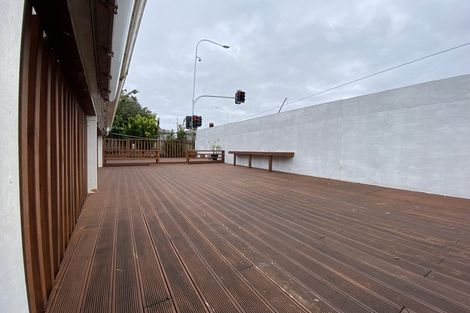 Photo of property in 208 Botany Road, Botany Downs, Auckland, 2010