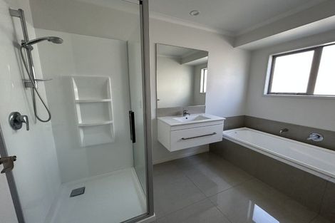 Photo of property in 71 Links Drive, Waiwhakaiho, New Plymouth, 4312