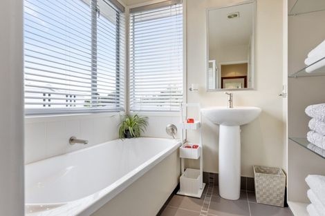 Photo of property in 88 Rochfort Road, Havelock North, 4130