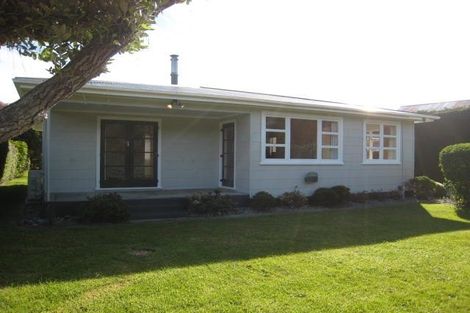 Photo of property in 12 Karu Crescent, Waikanae, 5036