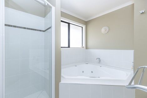 Photo of property in 8 Compton Grove, Huntington, Hamilton, 3210