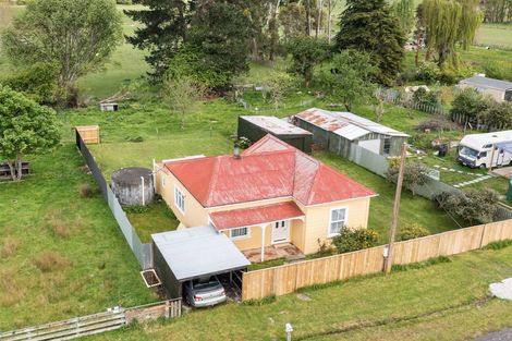 Photo of property in 5 Alexander Street, Ohingaiti, Hunterville, 4785