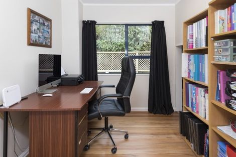 Photo of property in 2/99 Evelyn Road, Cockle Bay, Auckland, 2014