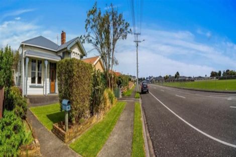Photo of property in 70 Disraeli Street, Hawera, 4610