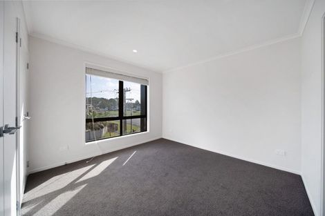 Photo of property in 5 Settlement Road, Papakura, 2110