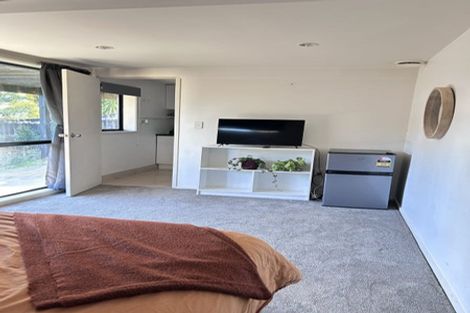 Photo of property in 13 Gosford Drive, Botany Downs, Auckland, 2010