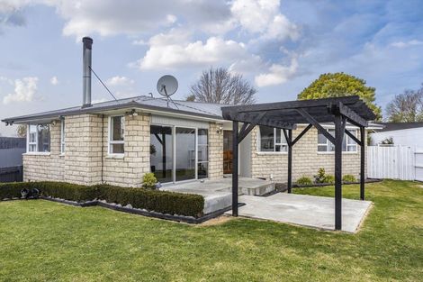 Photo of property in 8 Doggett Place, Rangiora, 7400