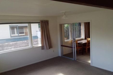 Photo of property in 25 Seaview Road, Marfell, New Plymouth, 4310