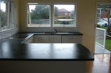 Photo of property in 1/32 Wicklow Road, Narrow Neck, Auckland, 0622