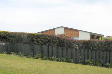 Photo of property in 16 Chambers Street, Kakanui, Oamaru, 9495