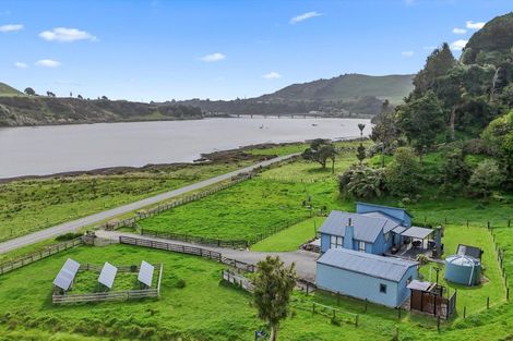 Photo of property in 139 Te Mahoe Road, Mokau, 4376