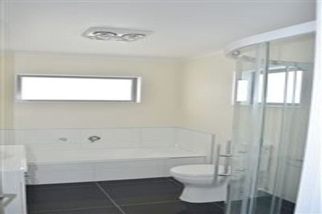 Photo of property in 33 Leighton Avenue, Waiwhetu, Lower Hutt, 5010