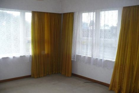 Photo of property in 2 Vera Road, Te Atatu South, Auckland, 0610