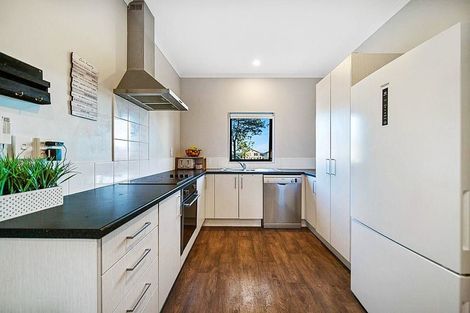 Photo of property in 18 Taiaapure Street, Weymouth, Auckland, 2103