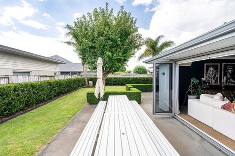 Photo of property in 27 Norfolk Drive, Cambridge, 3434