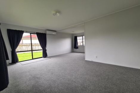 Photo of property in 1/22 Etherton Drive, Weymouth, Auckland, 2103