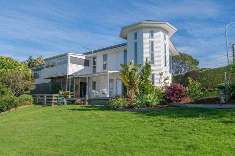 Photo of property in 1/4 Roberts Road, Matakatia, Whangaparaoa, 0930