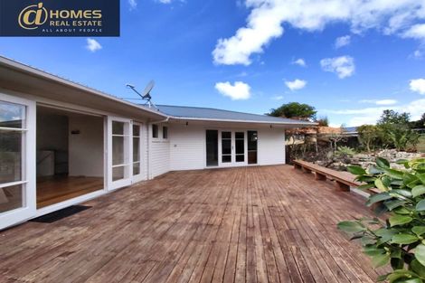 Photo of property in 35 Schnapper Rock Road, Greenhithe, Auckland, 0632