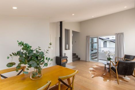 Photo of property in 16 Glendevere Terrace, Redcliffs, Christchurch, 8081